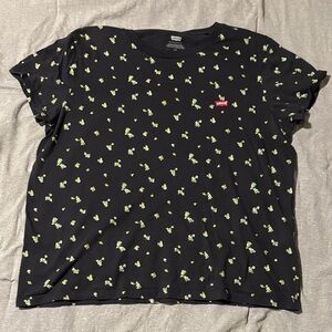 Levi’s Flower Tee